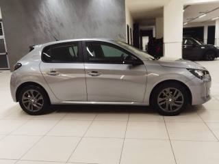 PEUGEOT 208 usata, con Autoradio