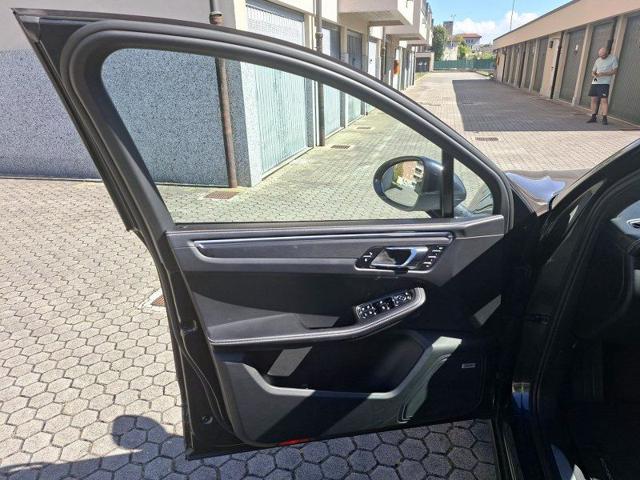 PORSCHE Macan usata, con Frenata d