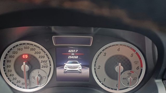 MERCEDES-BENZ A 160 usata, con Chiusura centralizzata