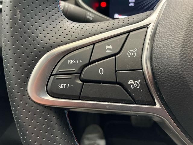 RENAULT Clio usata, con Sensori di parcheggio anteriori