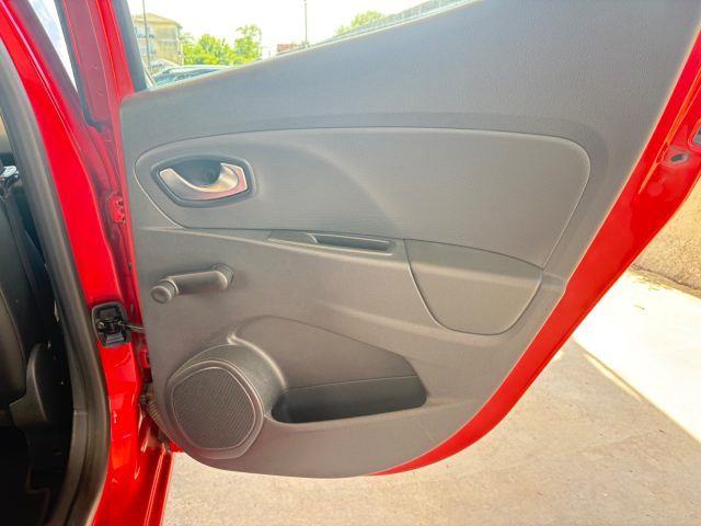 RENAULT Clio usata, con Monitoraggio pressione pneumatici