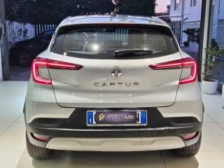 RENAULT Captur usata, con Bracciolo