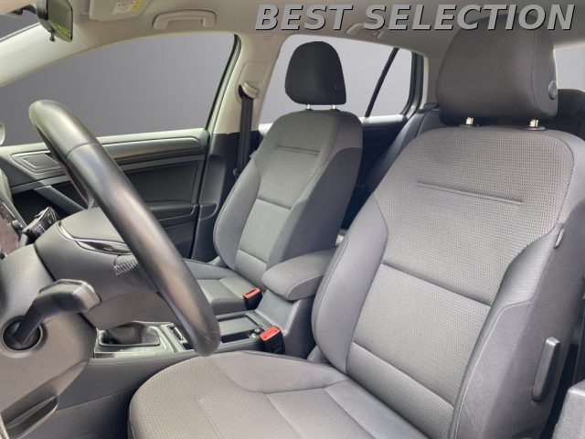 VOLKSWAGEN Golf usata, con Autoradio
