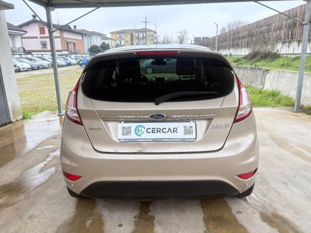 FORD Fiesta usata, con Autoradio