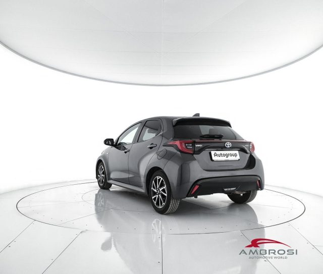 TOYOTA Yaris usata 3