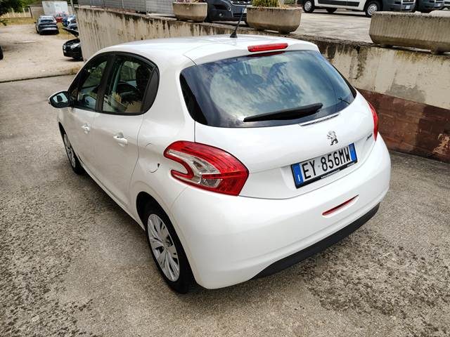 PEUGEOT 208 usata, con Fendinebbia