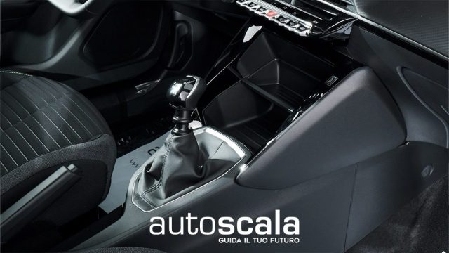 PEUGEOT 2008 usata, con Touch screen