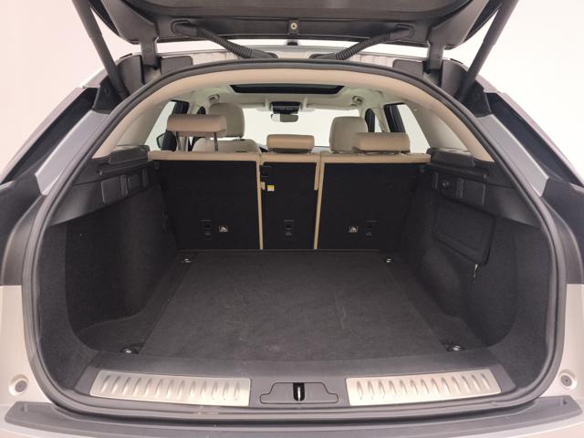 LAND ROVER Range Rover Velar usata, con Sistema di navigazione