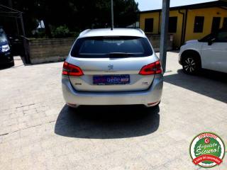 PEUGEOT 308 usata, con Autoradio