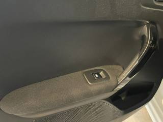 PEUGEOT 208 usata, con Sensori di parcheggio posteriori