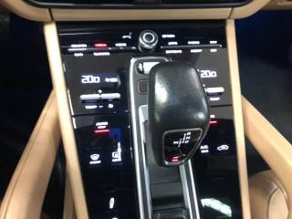 PORSCHE Cayenne usata, con Interni in pelle