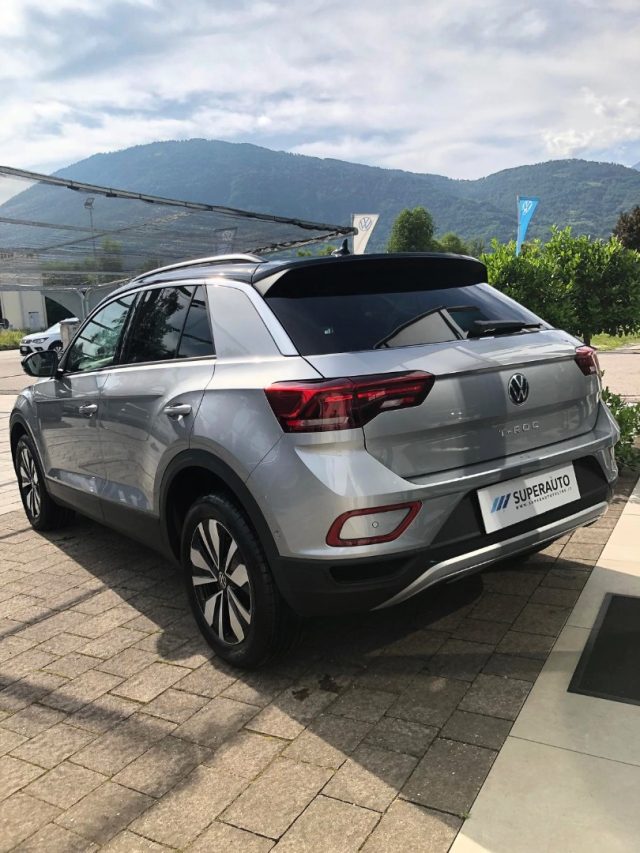 VOLKSWAGEN T-Roc usata, con Autoradio