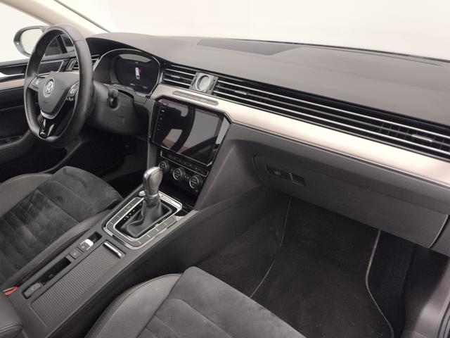VOLKSWAGEN Passat Variant usata, con Isofix