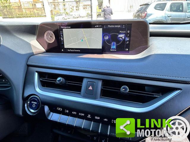 LEXUS UX 250h usata, con ESP