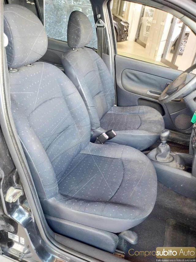 RENAULT Clio usata 16