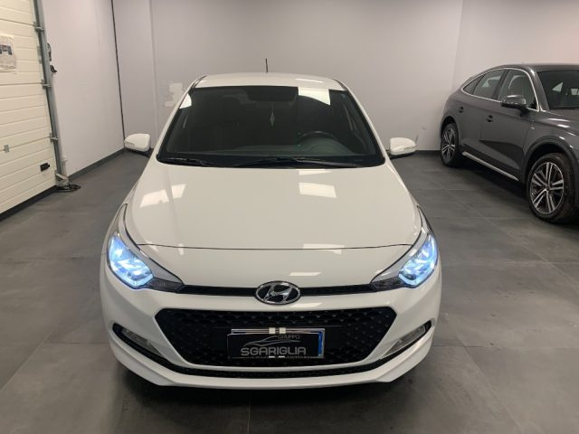 HYUNDAI i20 usata, con Airbag