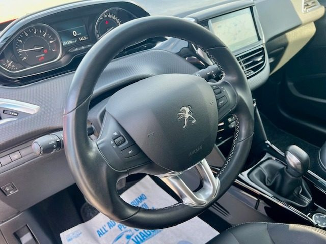 PEUGEOT 2008 usata, con Volante in pelle