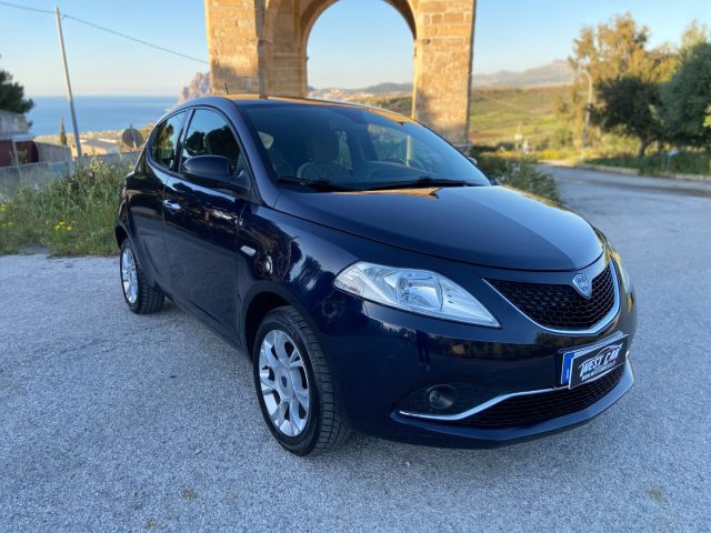 LANCIA Ypsilon usata, con Fendinebbia