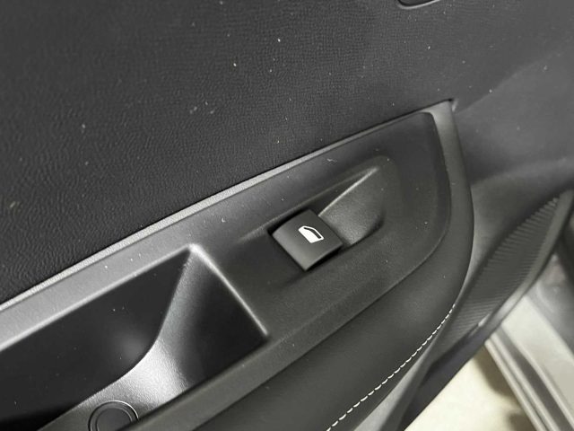 PEUGEOT 2008 usata 29