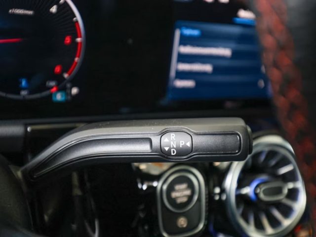 MERCEDES-BENZ GLA 220 usata, con Servosterzo
