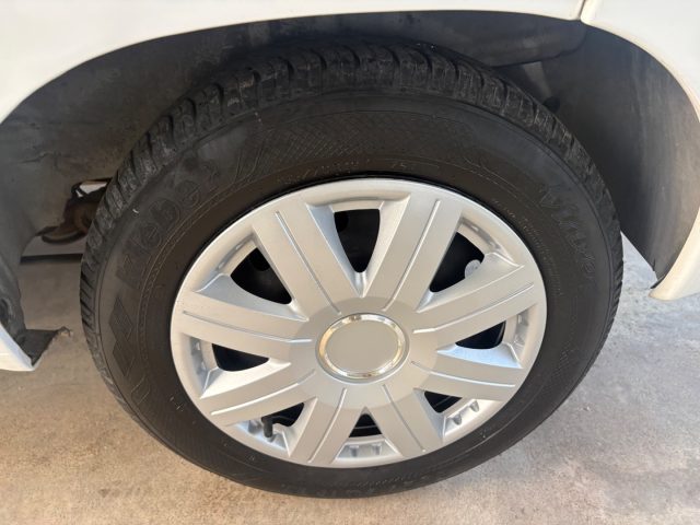 PEUGEOT 106 usata 17