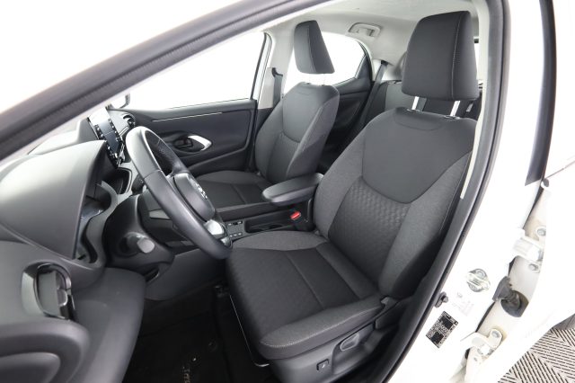 TOYOTA Yaris usata 2