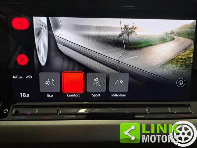 VOLKSWAGEN Golf usata, con Sensori di parcheggio posteriori