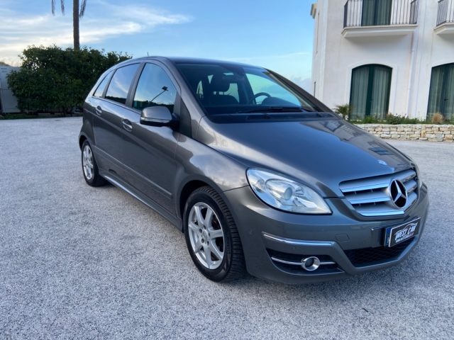 MERCEDES-BENZ B 180 usata, con Climatizzatore