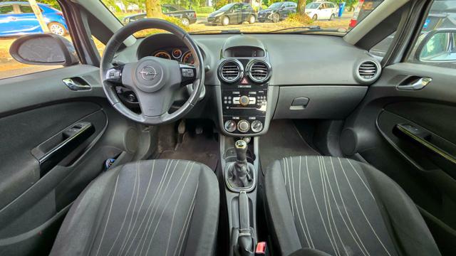 OPEL Corsa usata, con Volante in pelle