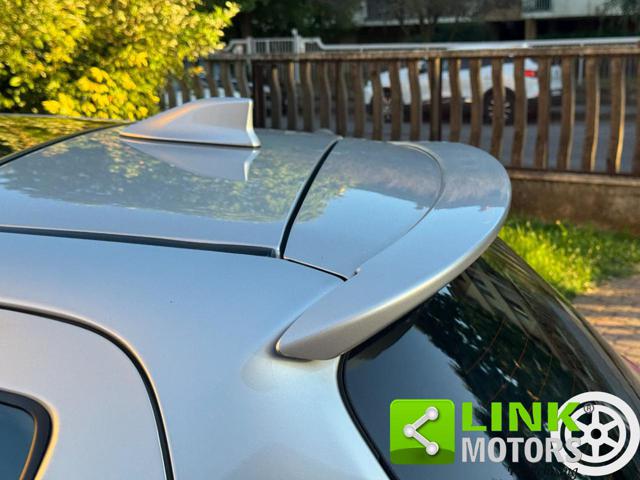 TOYOTA Yaris usata, con Isofix