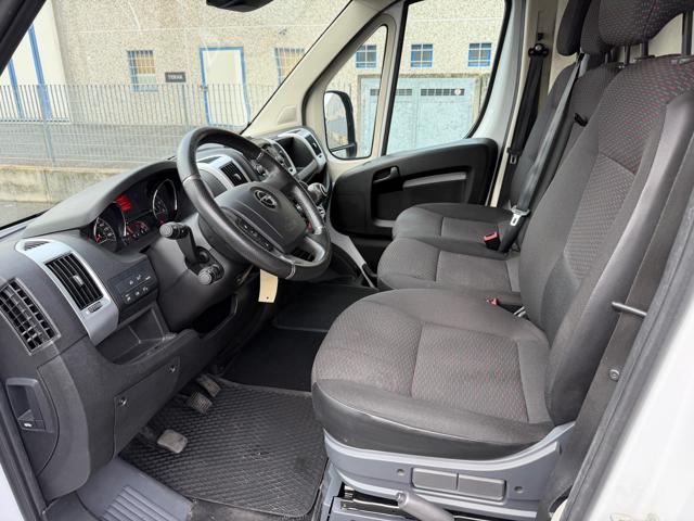 OPEL Movano usata, con Touch screen