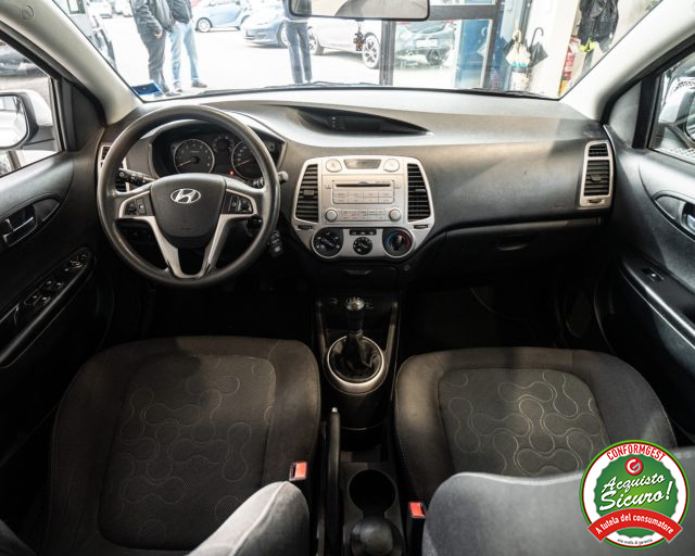 HYUNDAI i20 usata, con Chiusura centralizzata