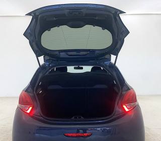 PEUGEOT 208 usata, con Sedile posteriore sdoppiato