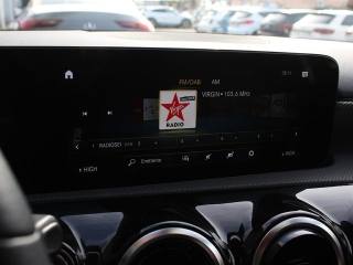 MERCEDES-BENZ A 180 usata, con Leve al volante