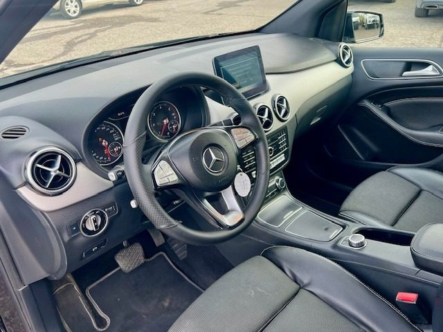 MERCEDES-BENZ B 180 usata, con Luci diurne LED