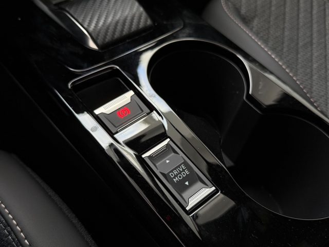 PEUGEOT 2008 usata, con Autoradio digitale