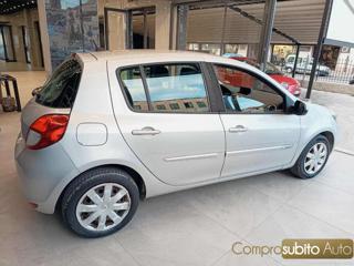 RENAULT Clio usata, con Alzacristalli elettrici