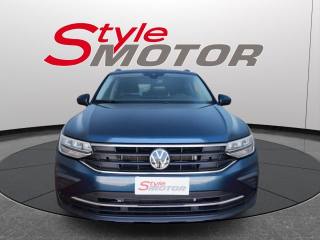 VOLKSWAGEN Tiguan 2.0 TDI 122 CV SCR DSG Life Pari al Nuovo