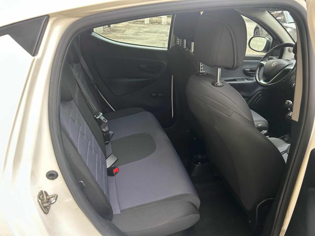 LANCIA Ypsilon usata, con ESP