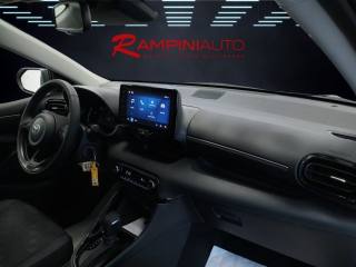 TOYOTA Yaris usata 18