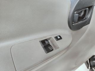 NISSAN Cabstar usata, con MP3