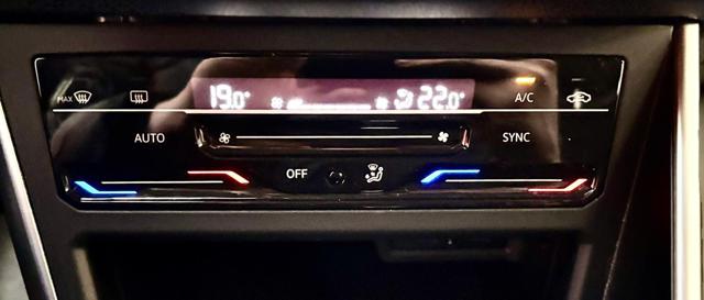 VOLKSWAGEN Taigo usata, con Fari LED