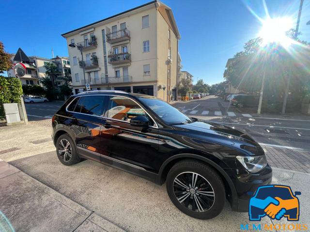 VOLKSWAGEN Tiguan usata, con Airbag laterali