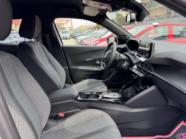 PEUGEOT 2008 usata, con Vetri oscurati