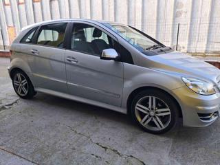 MERCEDES-BENZ B 180 usata, con Controllo trazione
