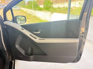 TOYOTA Yaris usata 37