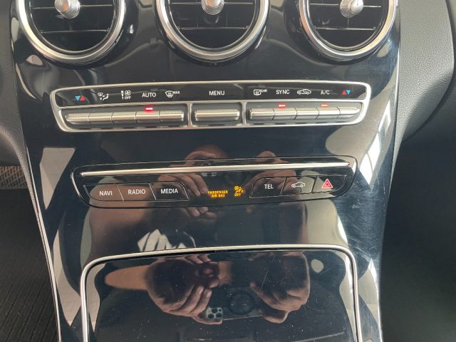 MERCEDES-BENZ C 180 usata, con Leve al volante
