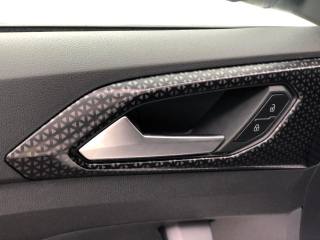 VOLKSWAGEN T-Cross usata, con USB