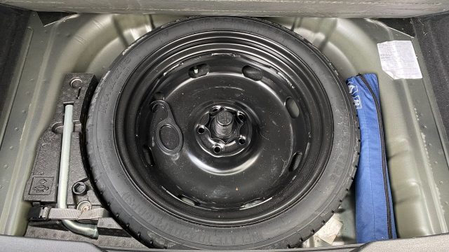 VOLKSWAGEN T-Roc usata, con USB