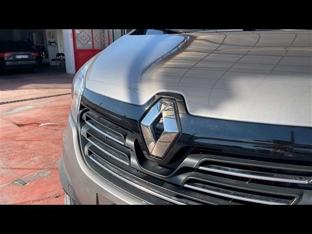 RENAULT Trafic usata 10